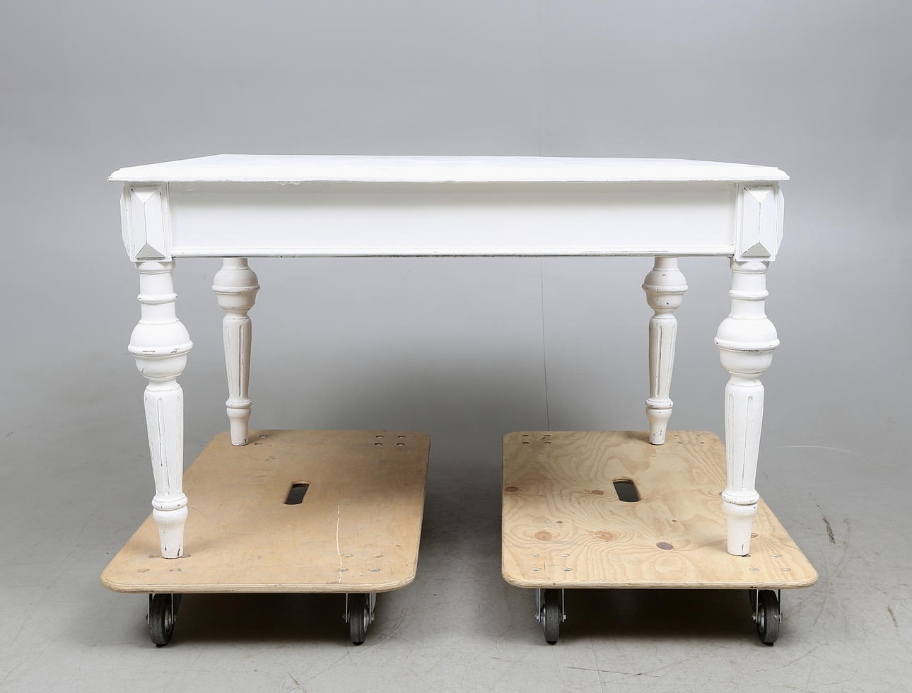 MATSALSBORD, nyrenässans, 1800-talets fjärde kvartal.