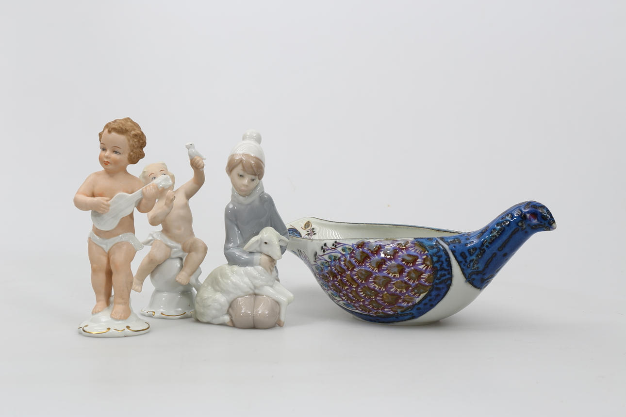 FIGURINER, porslin, 4 stycken, bland annat Lladro.