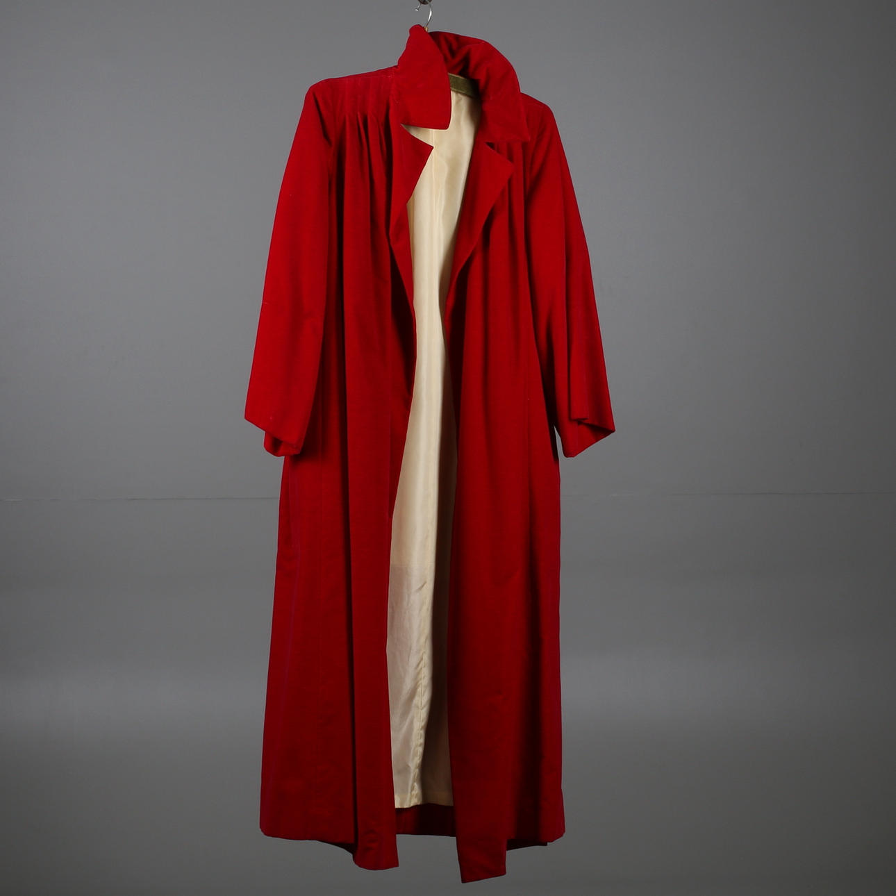 DAMKAPPOR, 2 st, 1900-talets senare hälft.