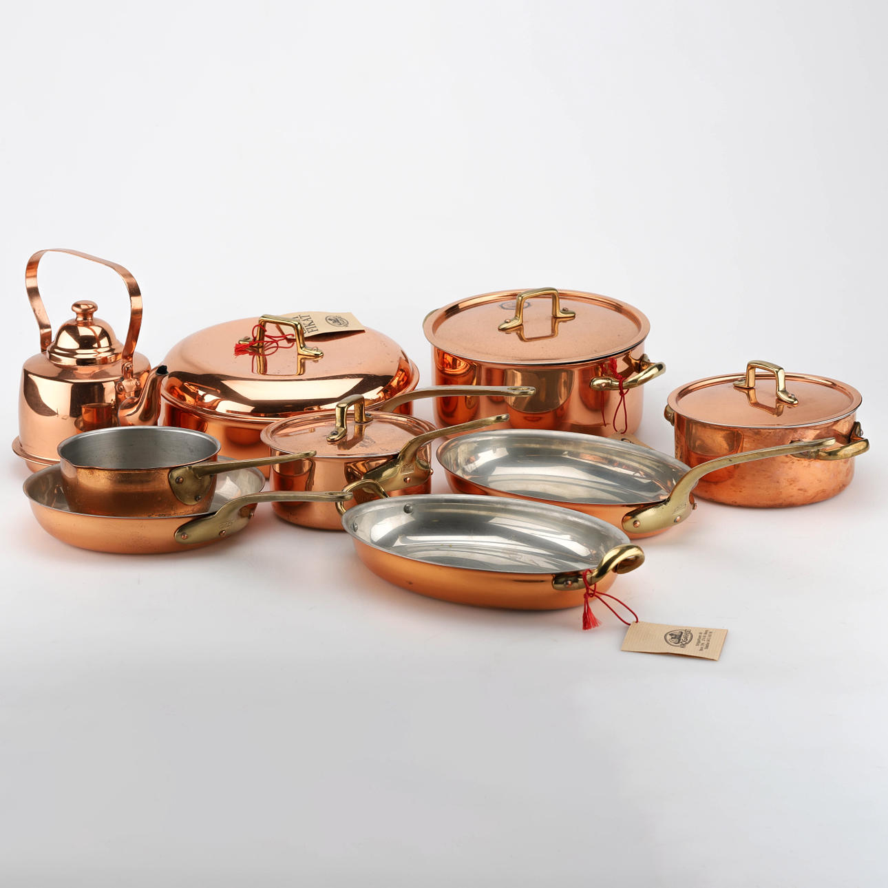KRÖGARHUSET, 9 delar, grytor och pannor, koppar.