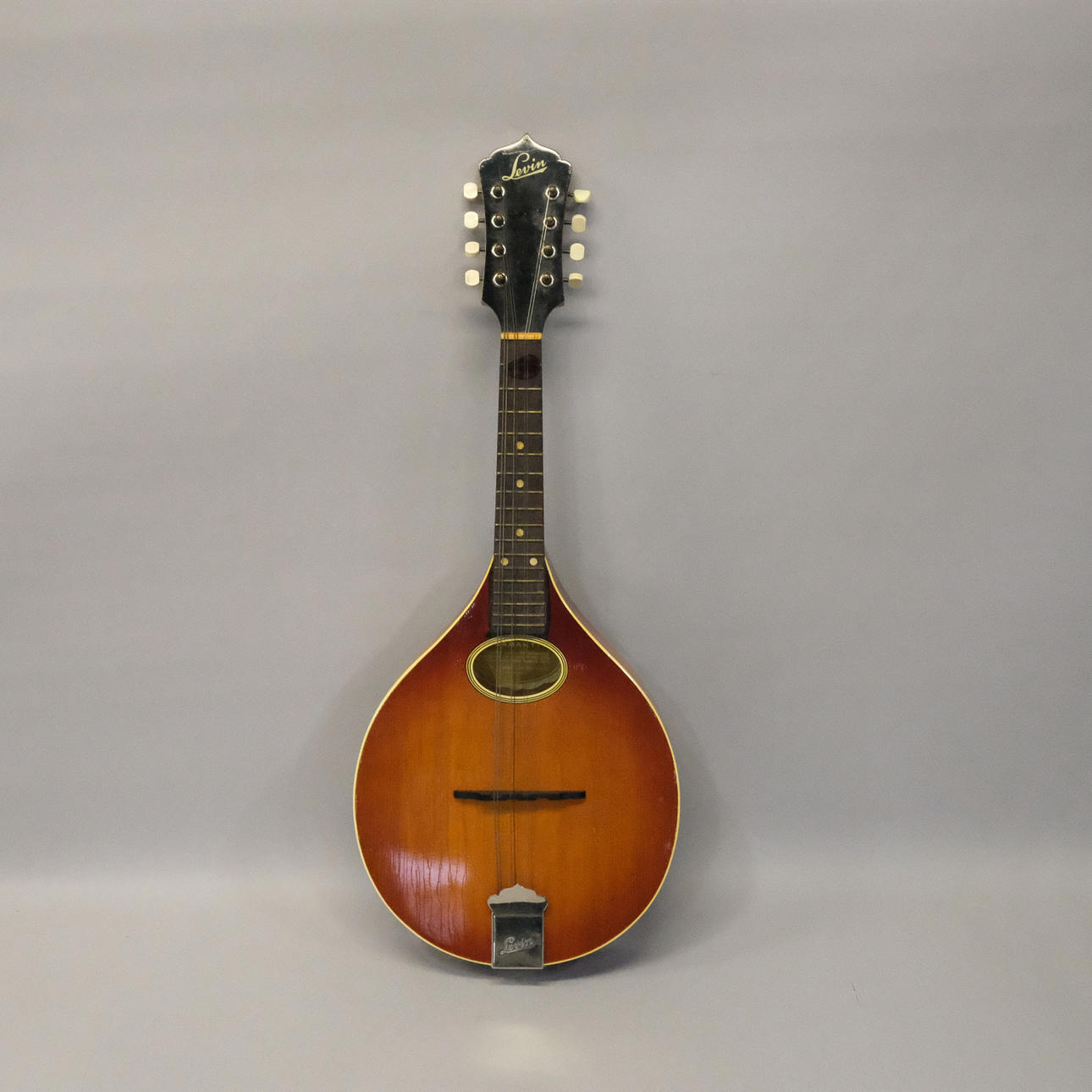 LEVIN. MANDOLIN, CA 1956.