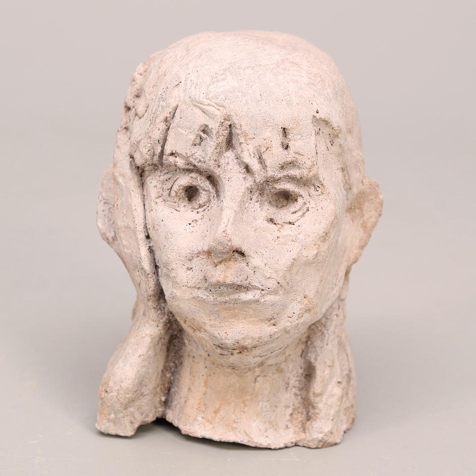 WANJA "NONES" HÅKANSSON. Skulptur, betong, flickansikte.