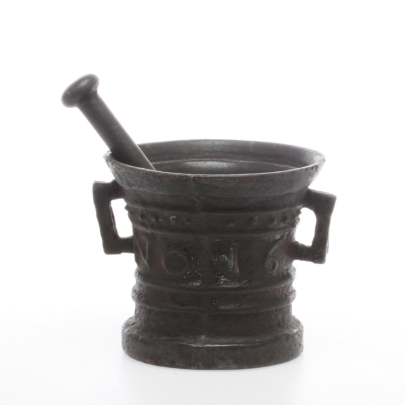 MORTEL, gjutjärn, daterad 1656.