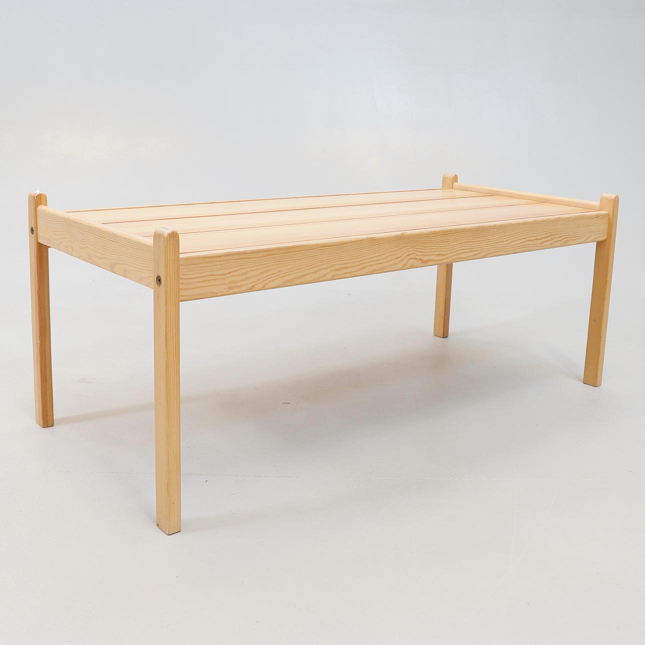 COFFEE TABLE, pine, Karl Sørlie & Sønner, Norway, 1900s.