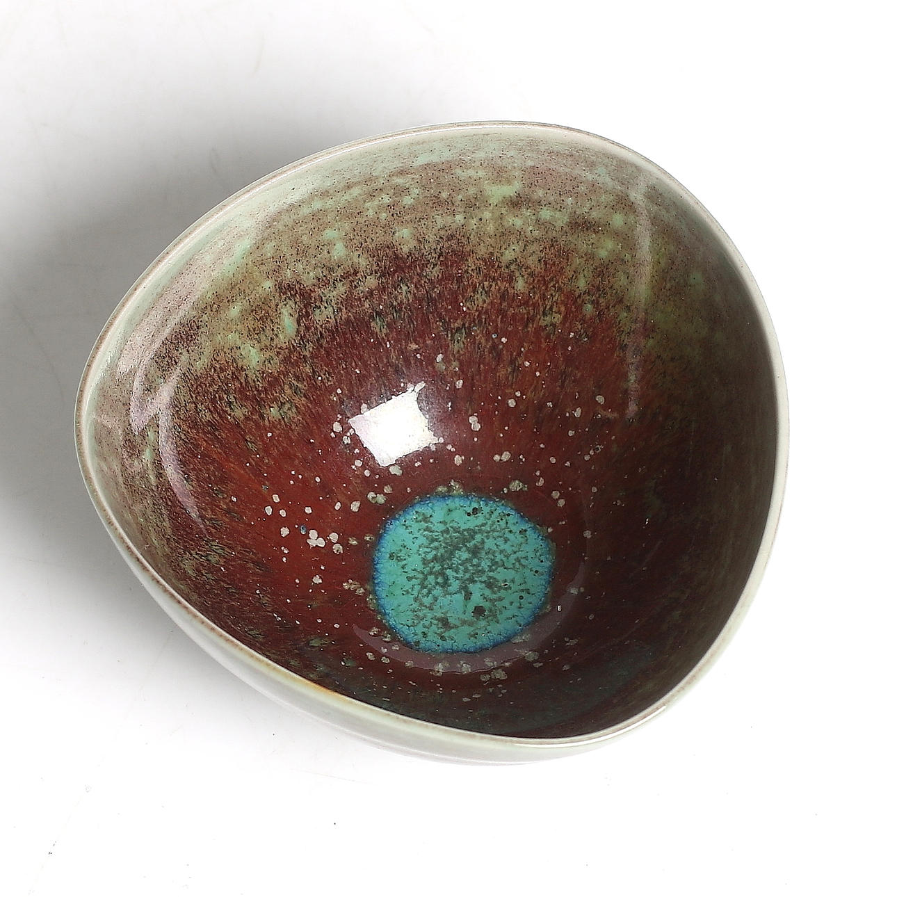 BERNDT FRIBERG. Skål, stengods, Gustavsberg Studio, unik. Signerad med Studiohanden. 1900-talets mitt.