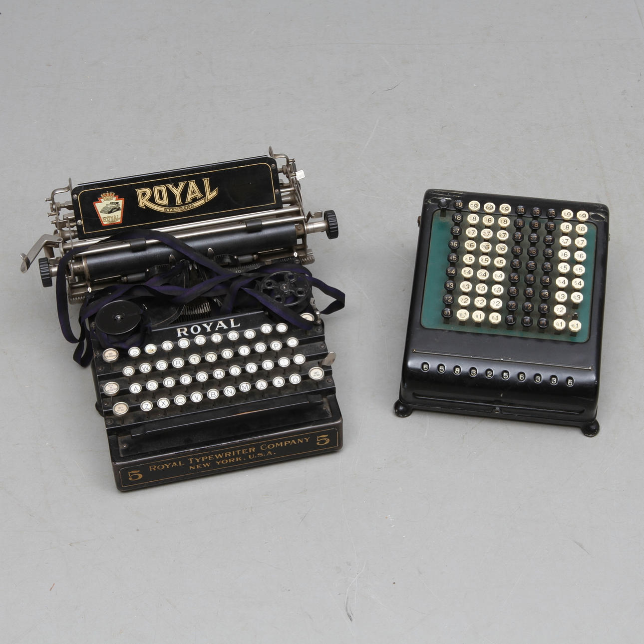 RÄKNEMASKIN samt SKRIVMASKIN, tidigt 1900-tal.