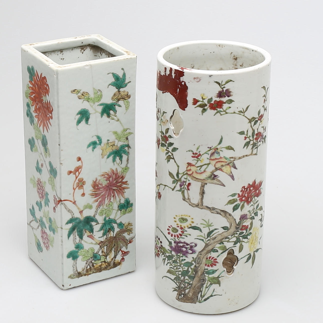 PARTI PORLIN, 2 st, perukstock och penselvas, sen Qing-dynasti eller republik, Kina.