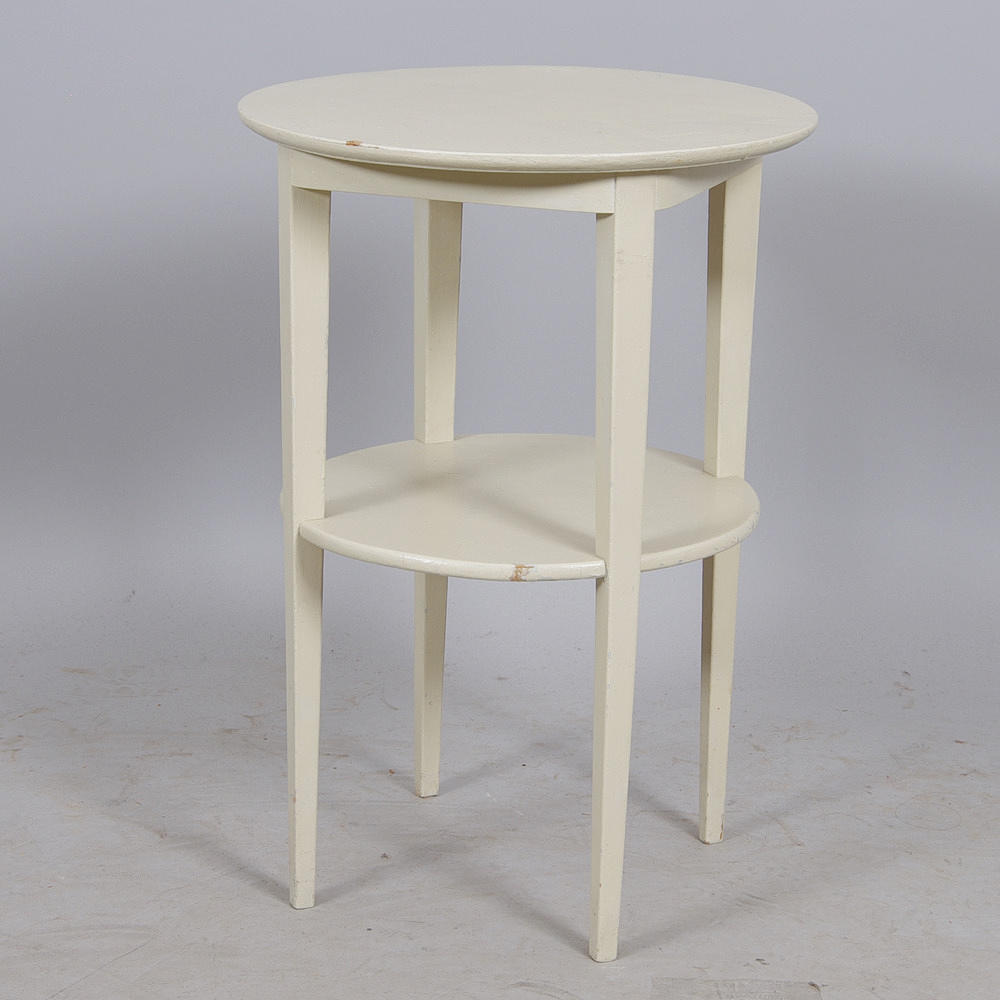 LAMPBORD MED HYLLA, gråmålat.