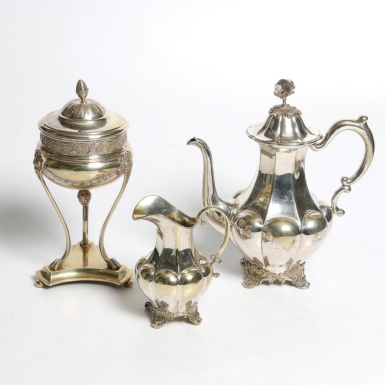 KAFFEKANNA, SOCKERSKÅL samt GRÄDDKANNA, 3 delar, nysilver, CG Hallberg, AG Dufva. 1900-tal.