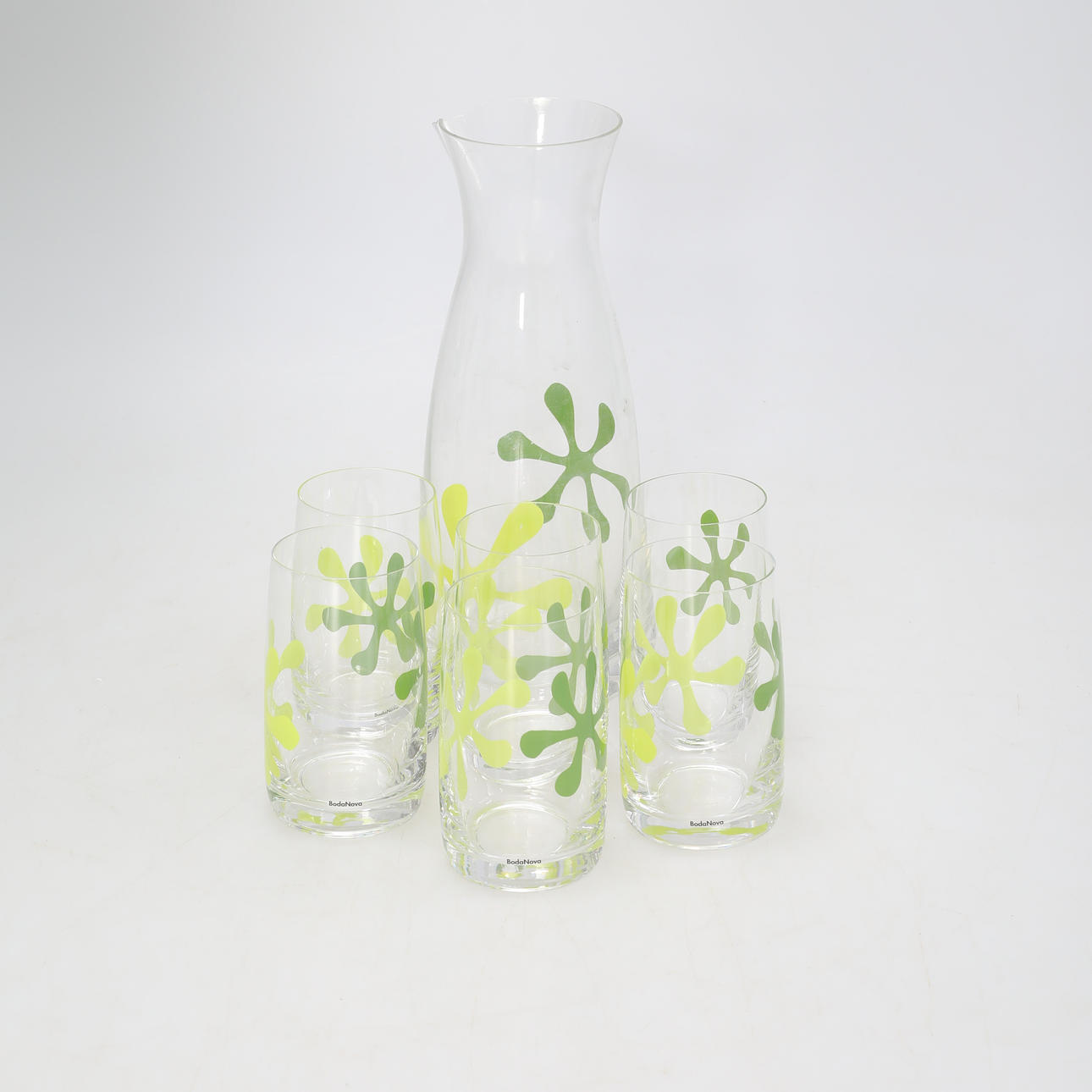 GLASS & CARAFE, 7 osaa, Boda nova, JOY.