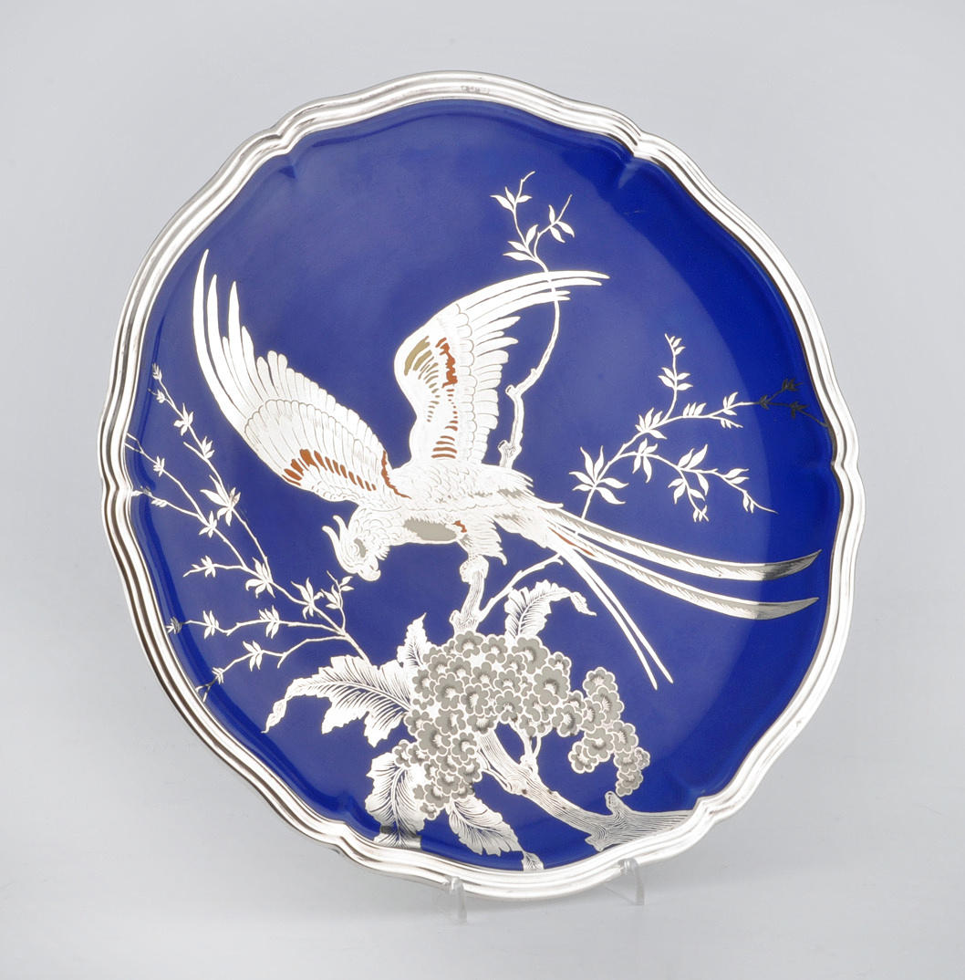 ROSENTHAL. ”CHIPPENDALE DEKOR, PRYDNADSPLATTA MED SILVERPLÄTERING, PARADISFÅGEL PHOENIX”.
