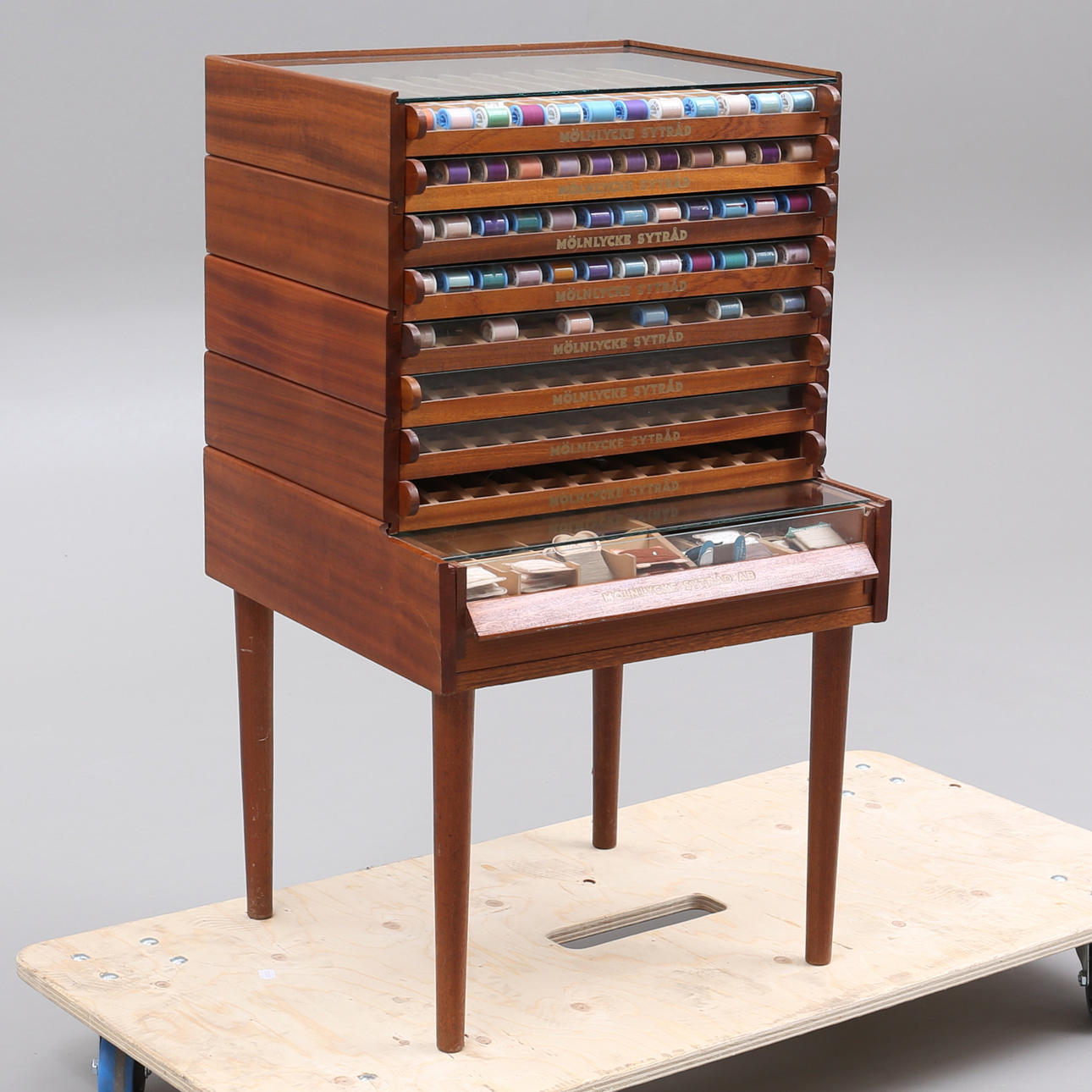 SYTRÅDSMONTER, "Mölnlycke Sytråd AB" 1950s.