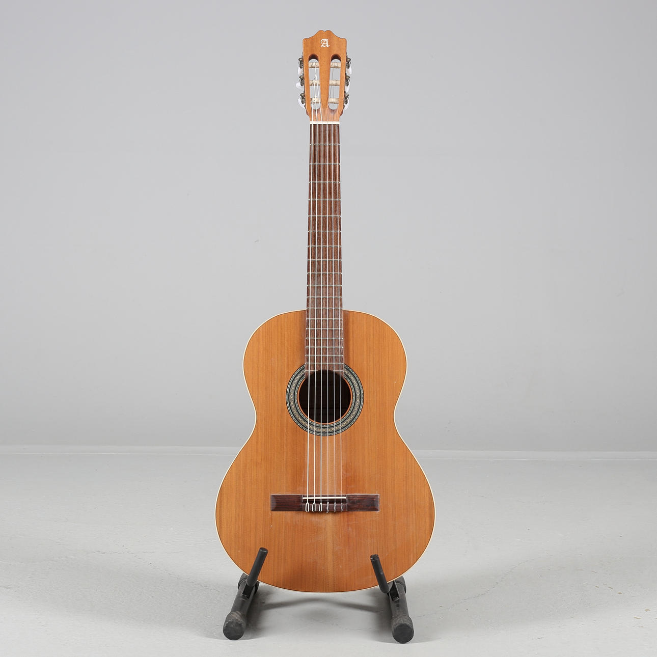 GITARR, akustisk, modell "50-Nature", Maestro Series, Alhambra, Spanien.