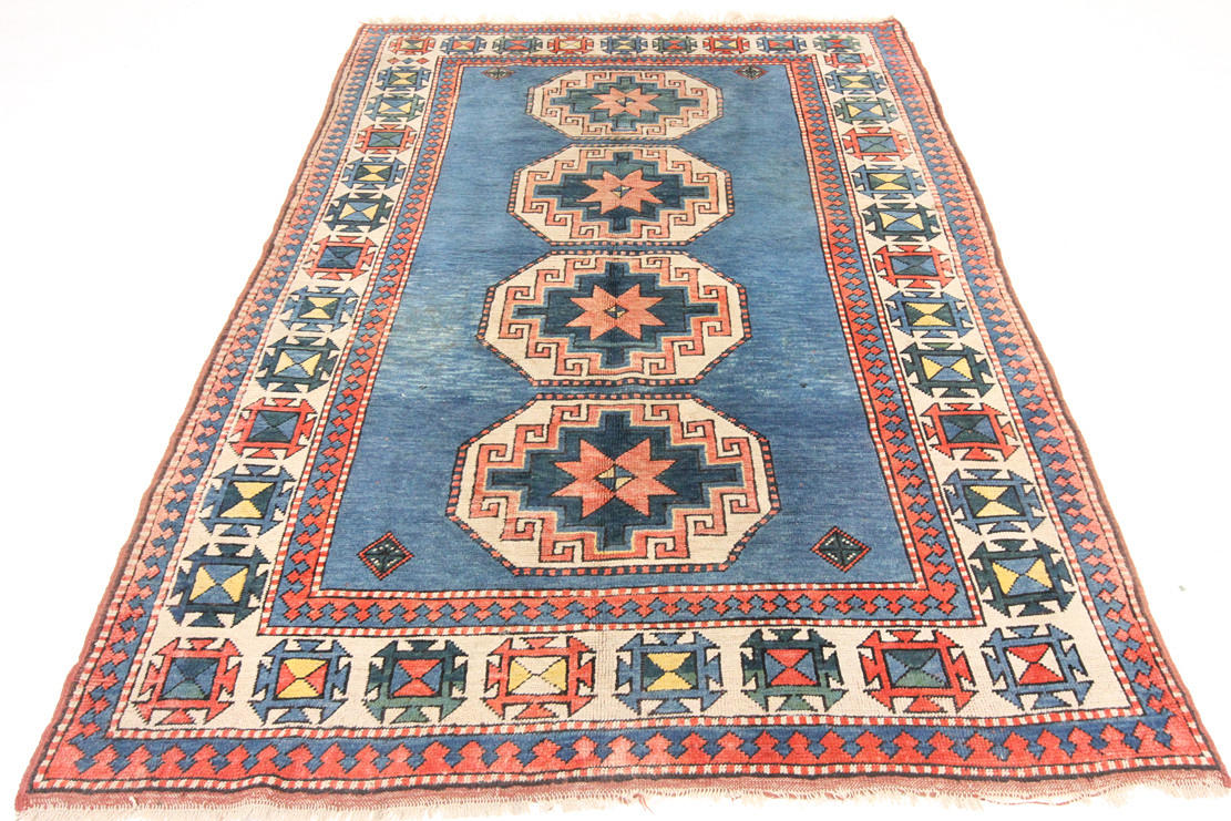 ORIENTALISK MATTA. Turkisk old. 240 x 154 cm.