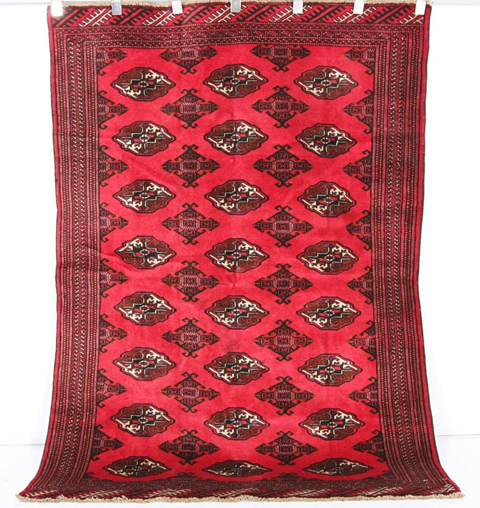 ORIENTALISK MATTA. 185 x 133 cm.