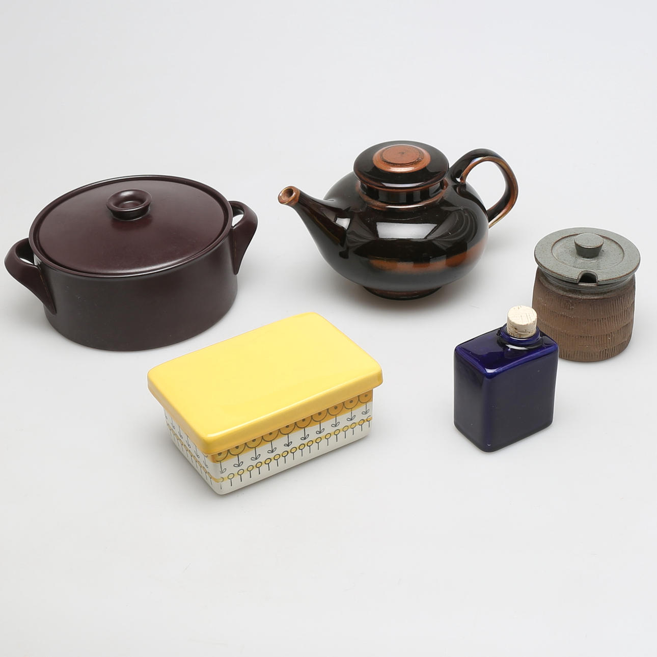 PARTI KERAMIK, 5 delar, bl a smörbytta, "Furuvik", Upsala-Ekeby, Gefle.