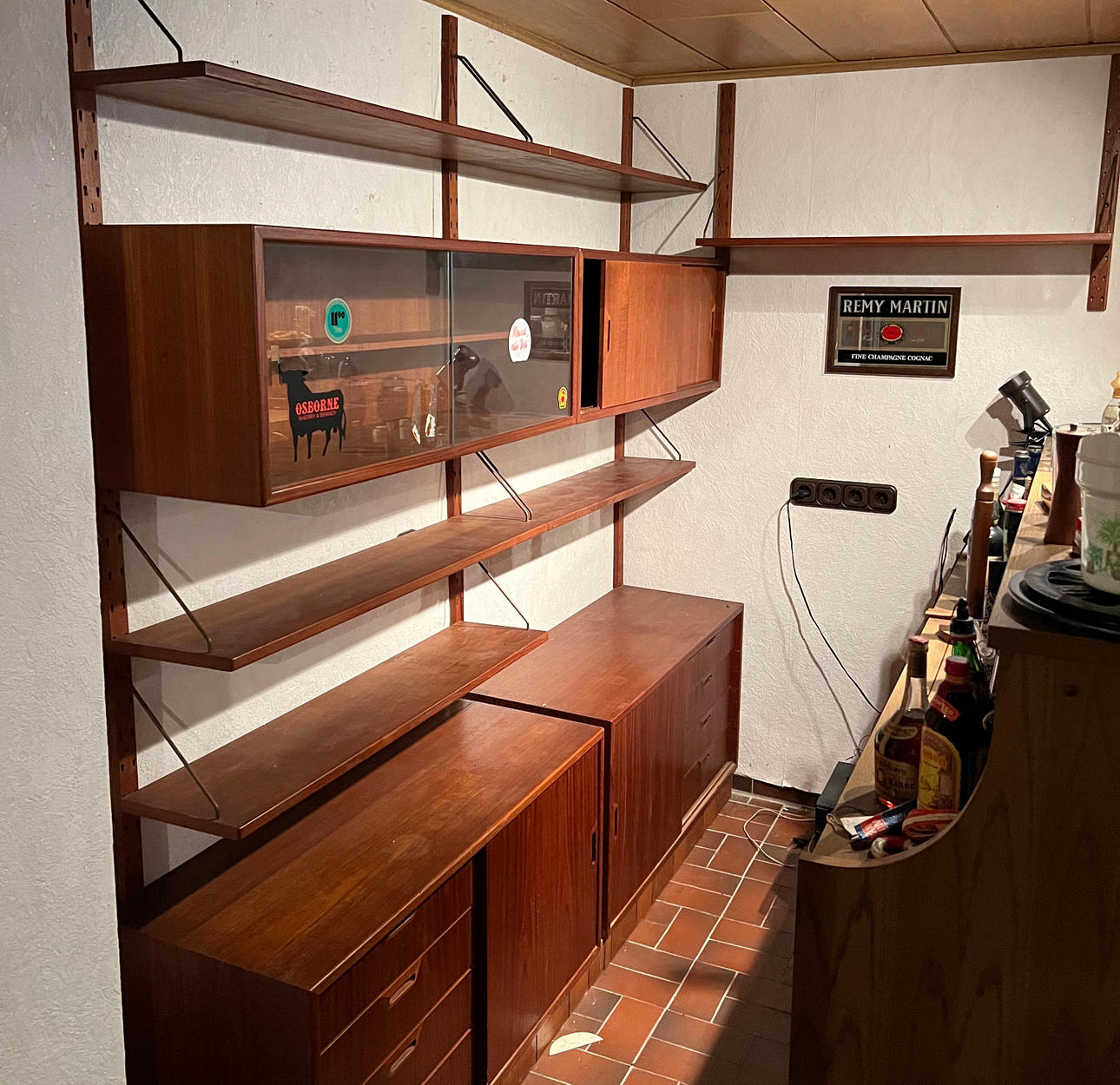 ALBERT HANSEN SHELF.