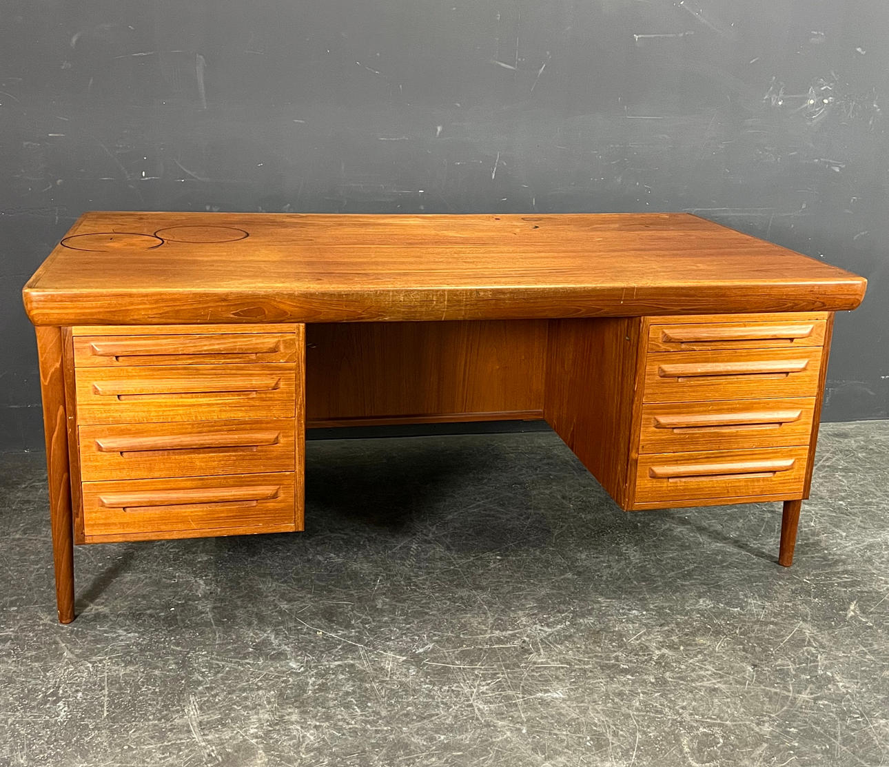 JOHANNES ANDERSEN. DESK.