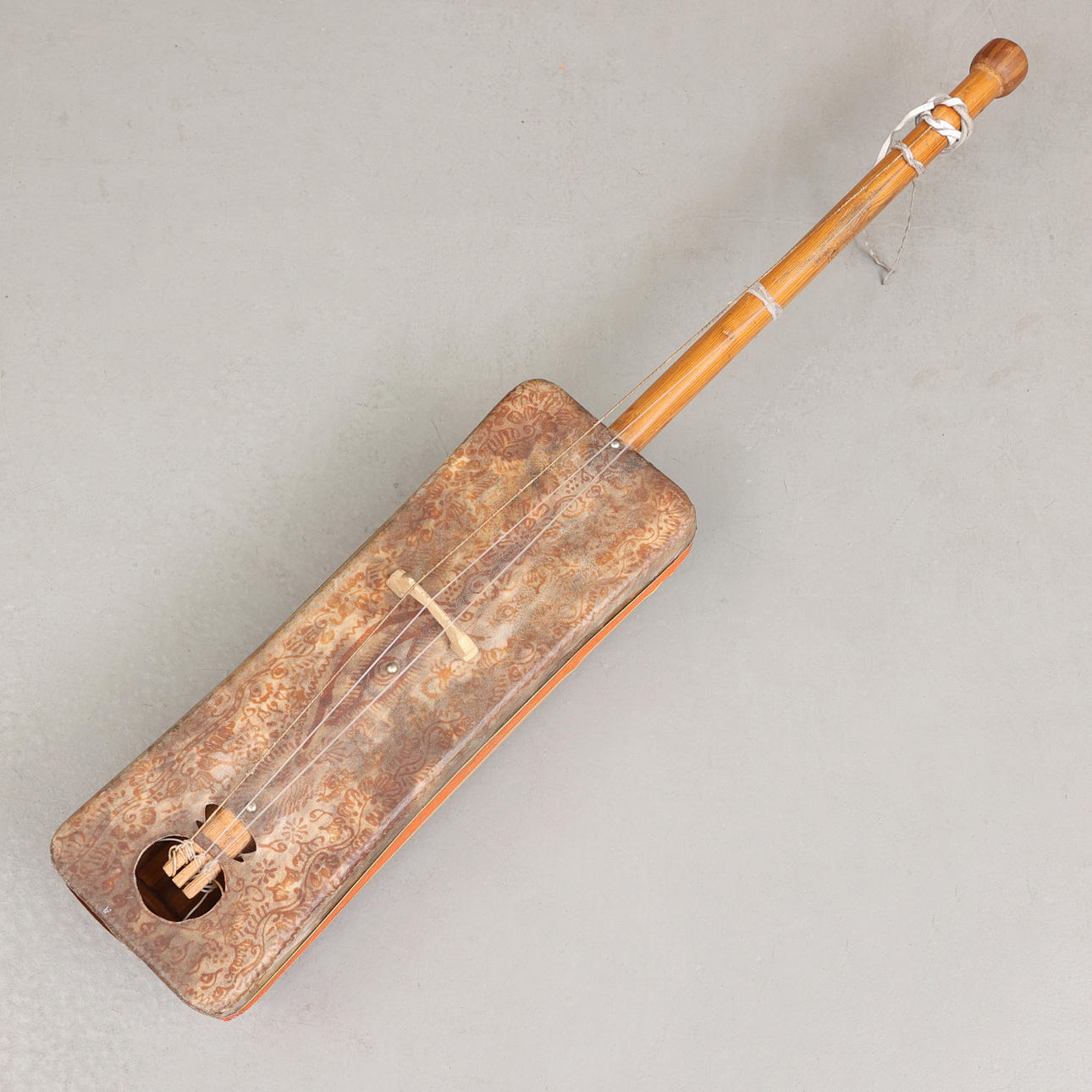 GUITAR "gumbri", Morocco or Algeria.