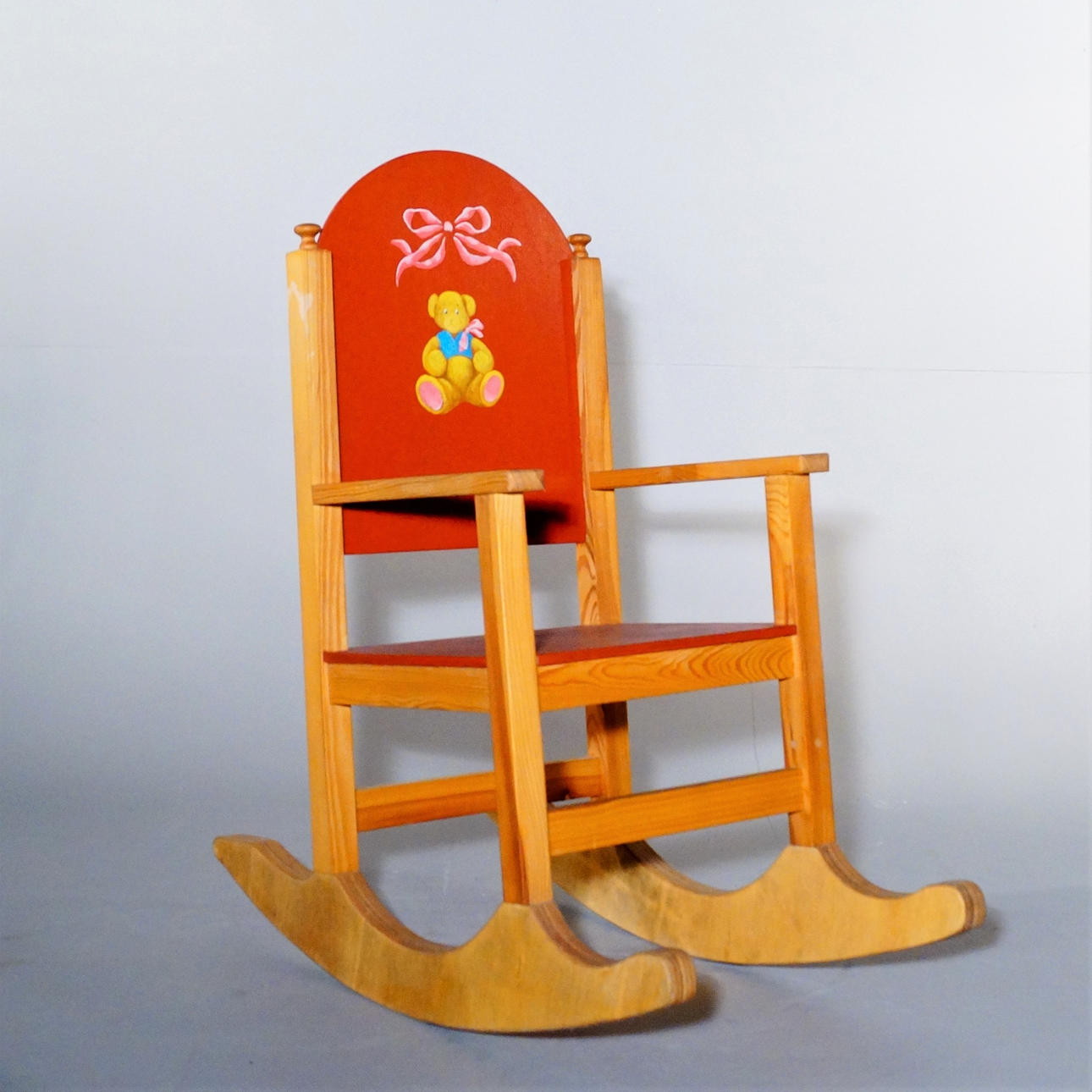 GYNGESTOL, børn, malet træ.