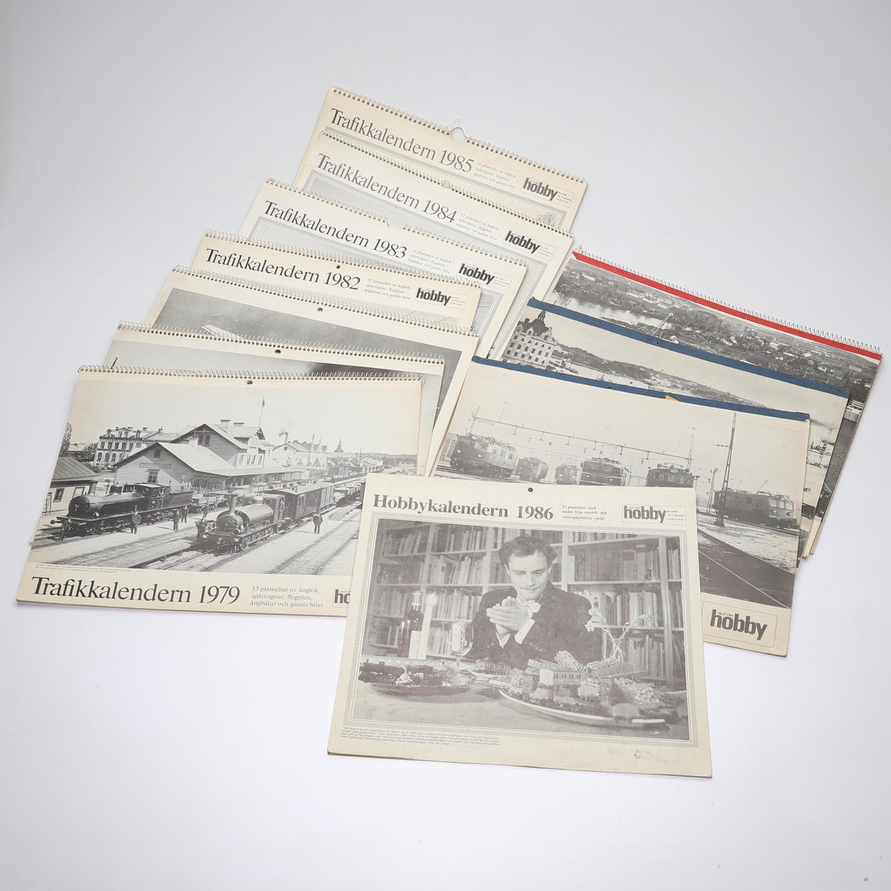 KALENDER, 12 Stück, 1970er/80er Jahre.