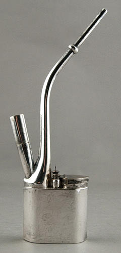 ASIEN - CHINA. ”SILVER, OPIUMRÖR MED GRAVERADE LANDSKAPSSCENER”.