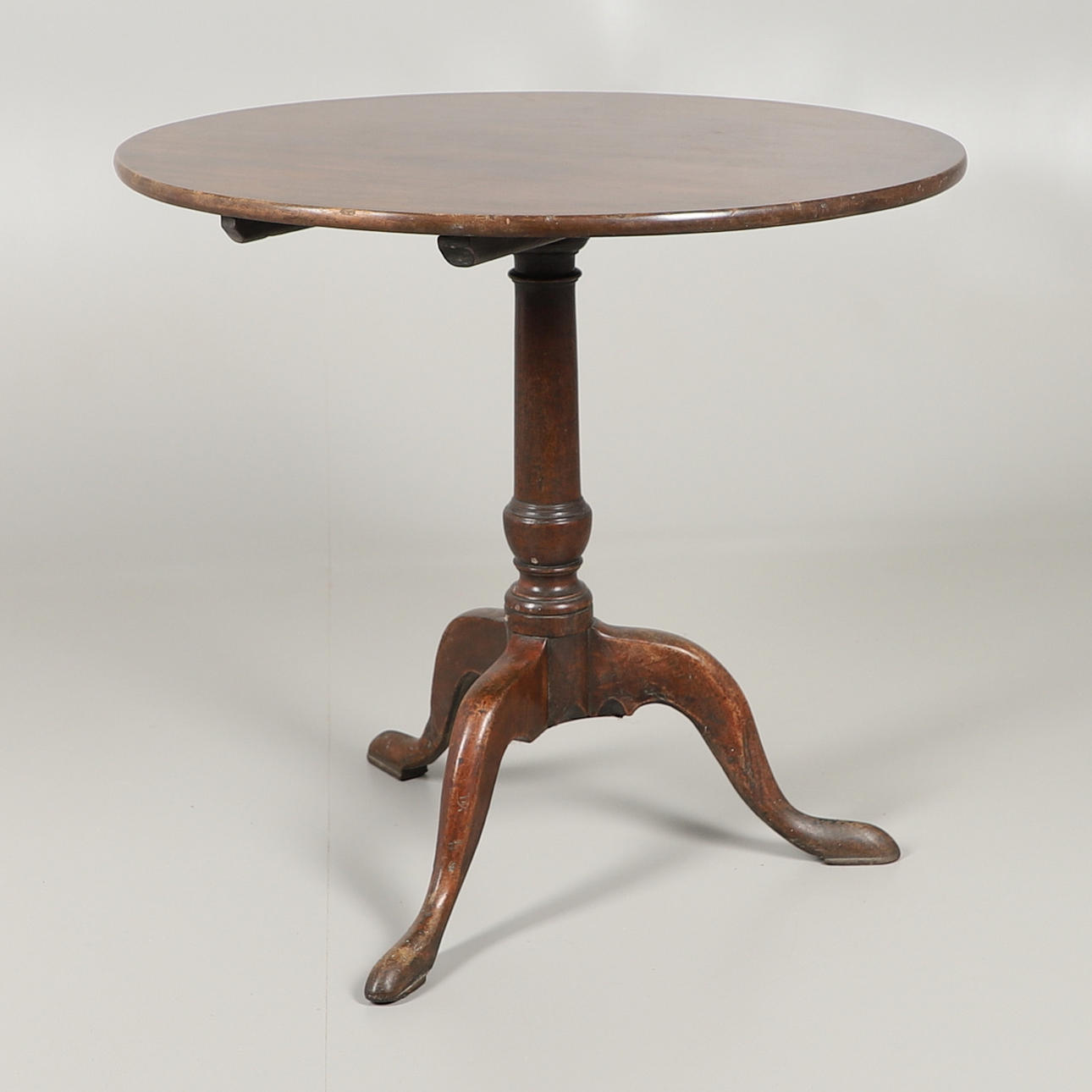 BORD, 19THC, CIRKULÄR LUTNING, MAHOGNY.