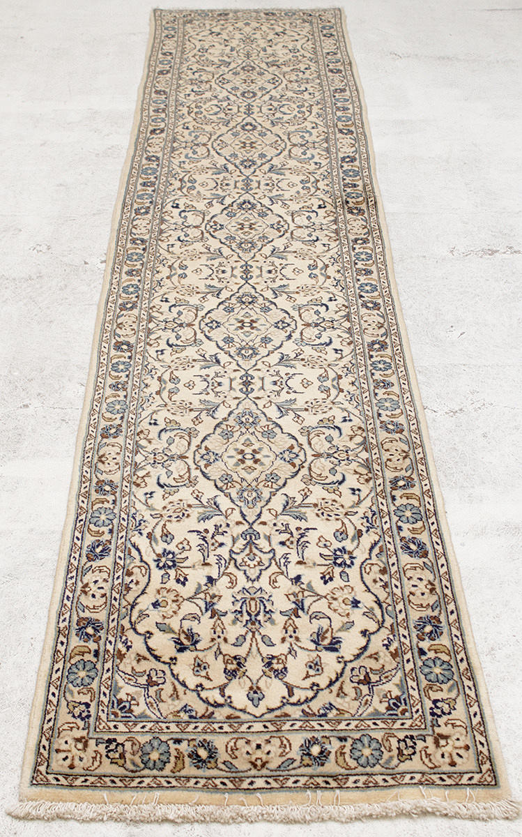 MATTA, Persisk, ljus Keshan, gallerimodell, 335 x 70 cm.