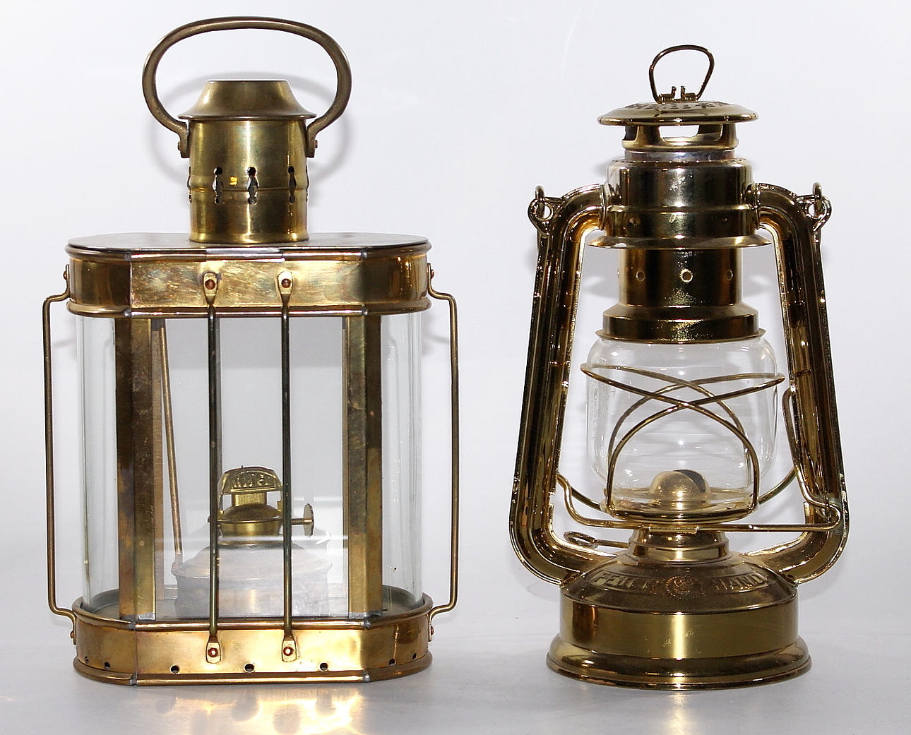 FOTOGENLAMPOR, 2 st, mässing och glas, 1 st, WEDGE. 1 st, FEUER HAND.