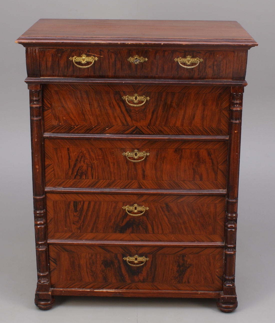 BYRÅ, 5-lådig, ådringsmålad.