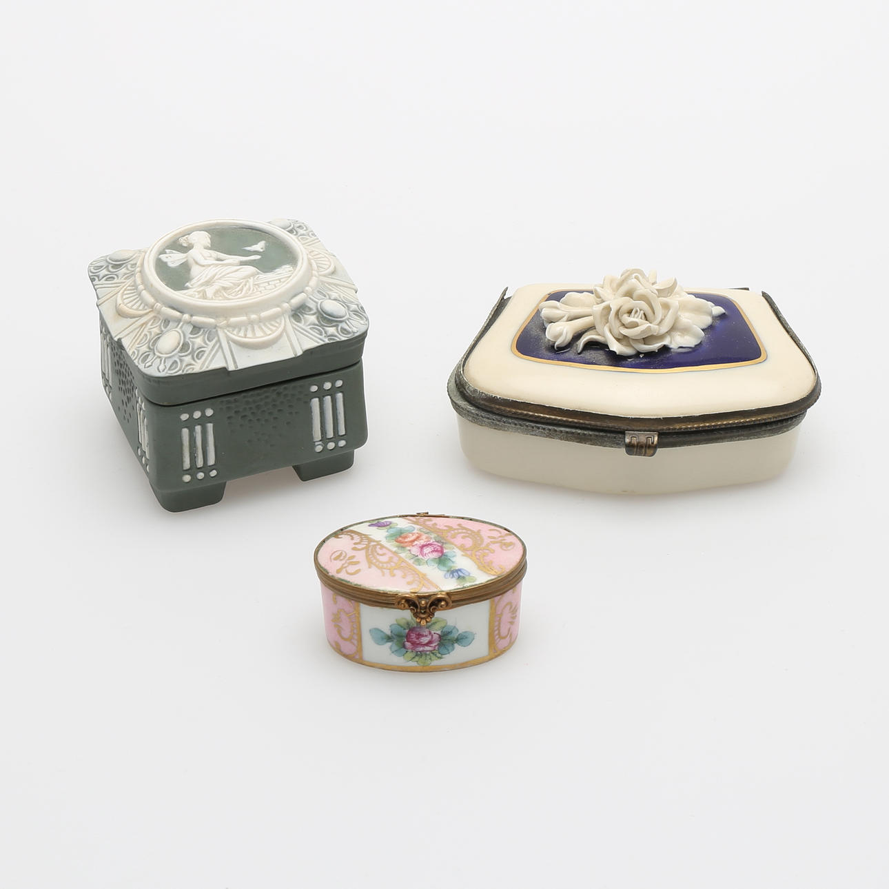 LOCKASKAR (3), porslin, bl.a Mansard, Paris.