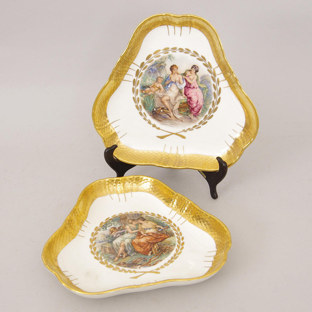 FAT, 2 stycken, porslin med förgylld dekor, Royal Copenhagen.