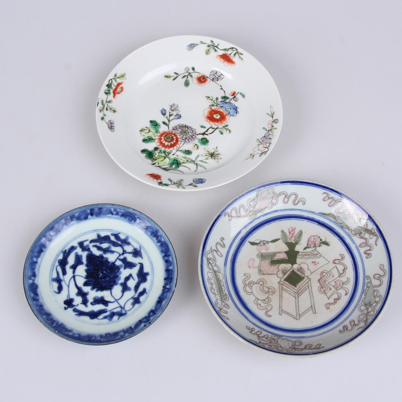 TALLRIKAR, 3 st. porslin, 1600-1700-tal, Kina.