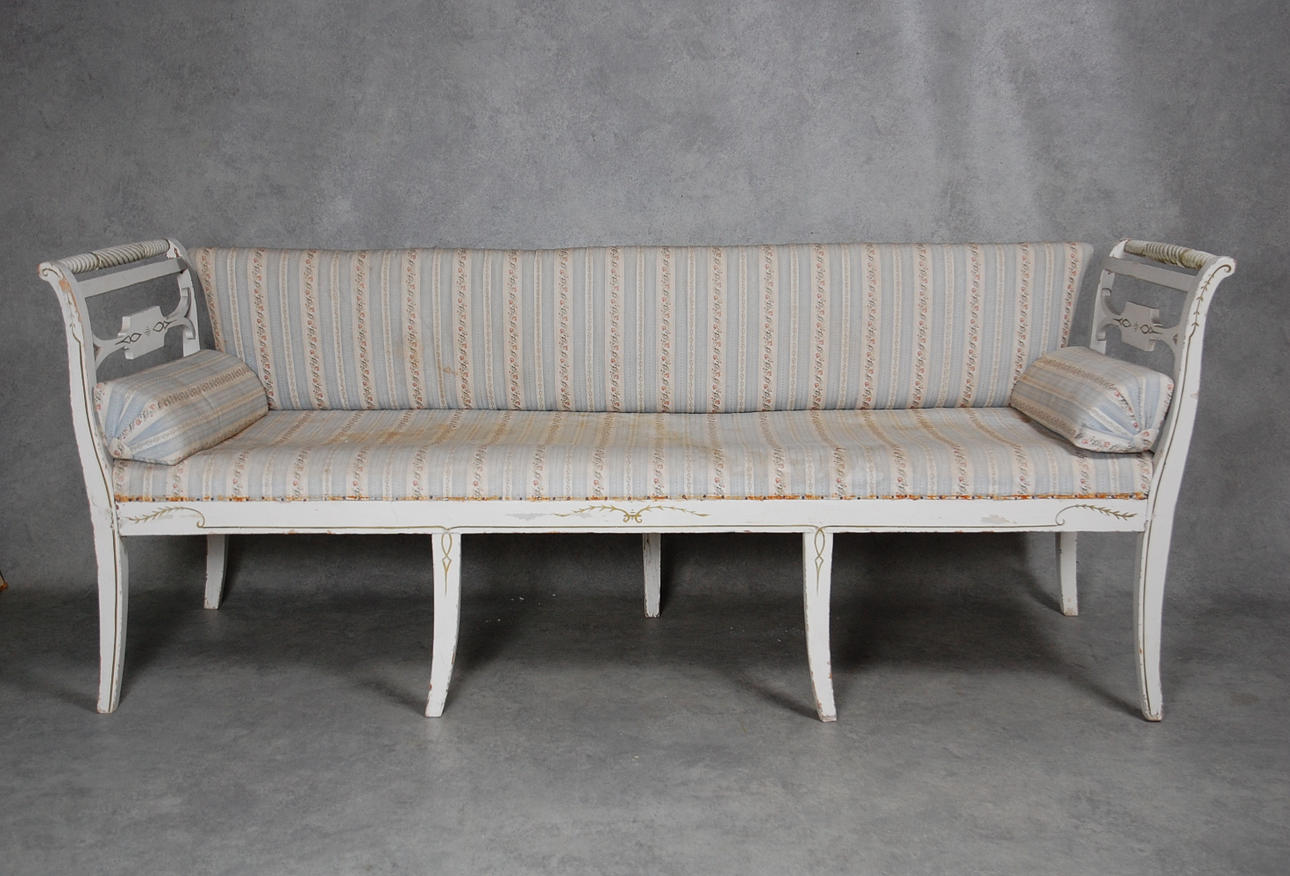 BANKETTESOFFA, empire, proveniens " Knusesunds Herrgård " 1800-talets första hälft.