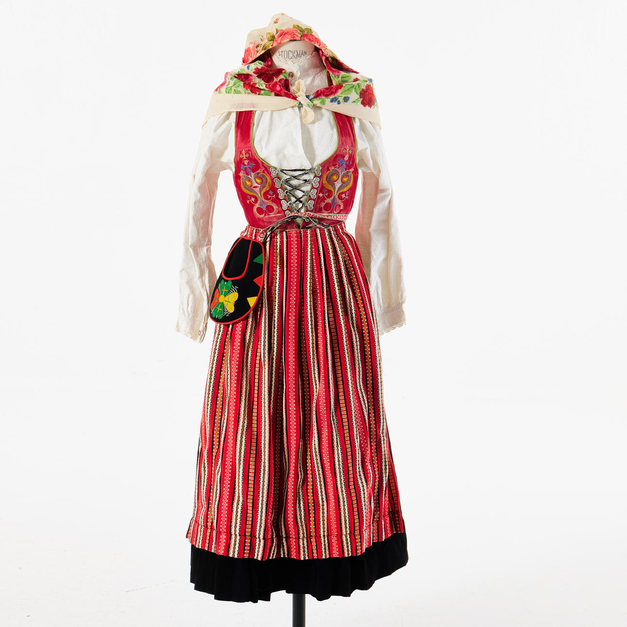 FOLKDRÄKT, 1900-tal, Leksand, 7 delar.