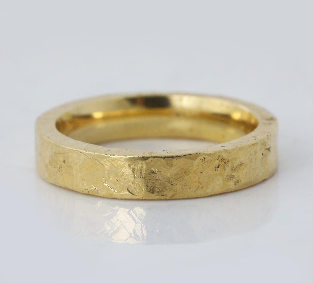 SANDBERG SWEDEN. ring, "Rock", guld 18K.