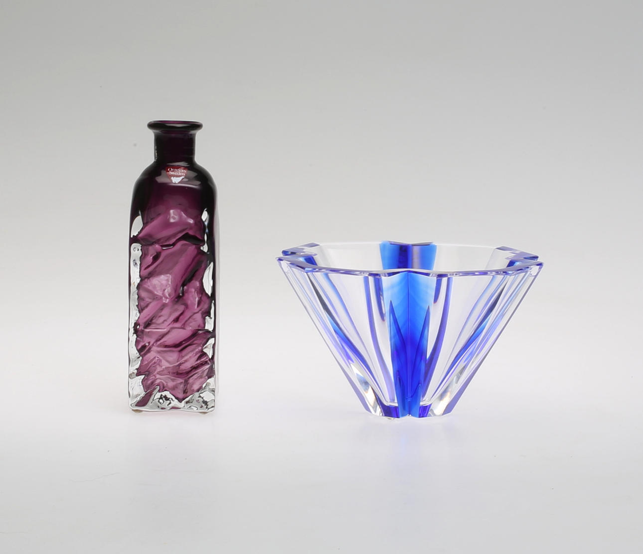 LARS HELLSTEN. Konstglas, 2 st, Orrefors, fullsignerade.
