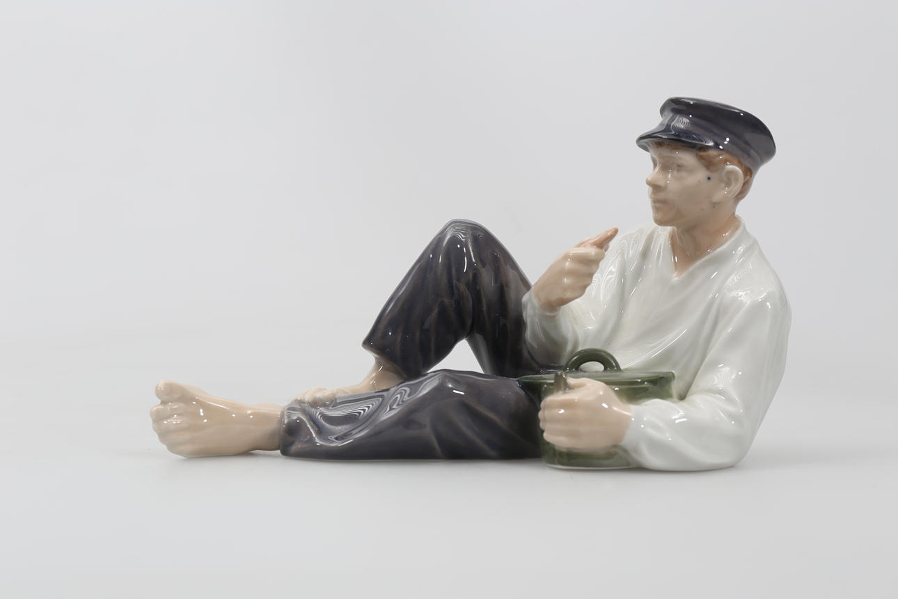 FIGURIN, porslin, Man med matlåda, nummer 865, Kunglig Dansk.