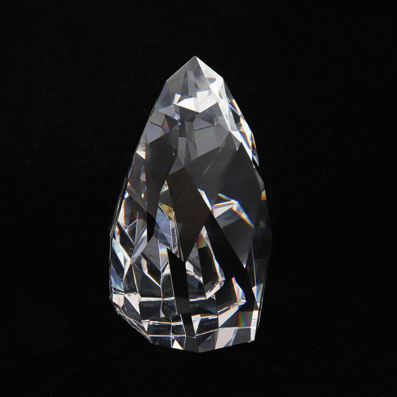 SWAROVSKI: LLULIAC ICEBERG.