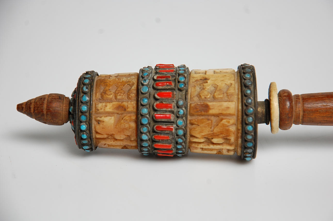 BÖNESNURRA Tibetansk Buddhism, ben, turkoser, 1800-tal.