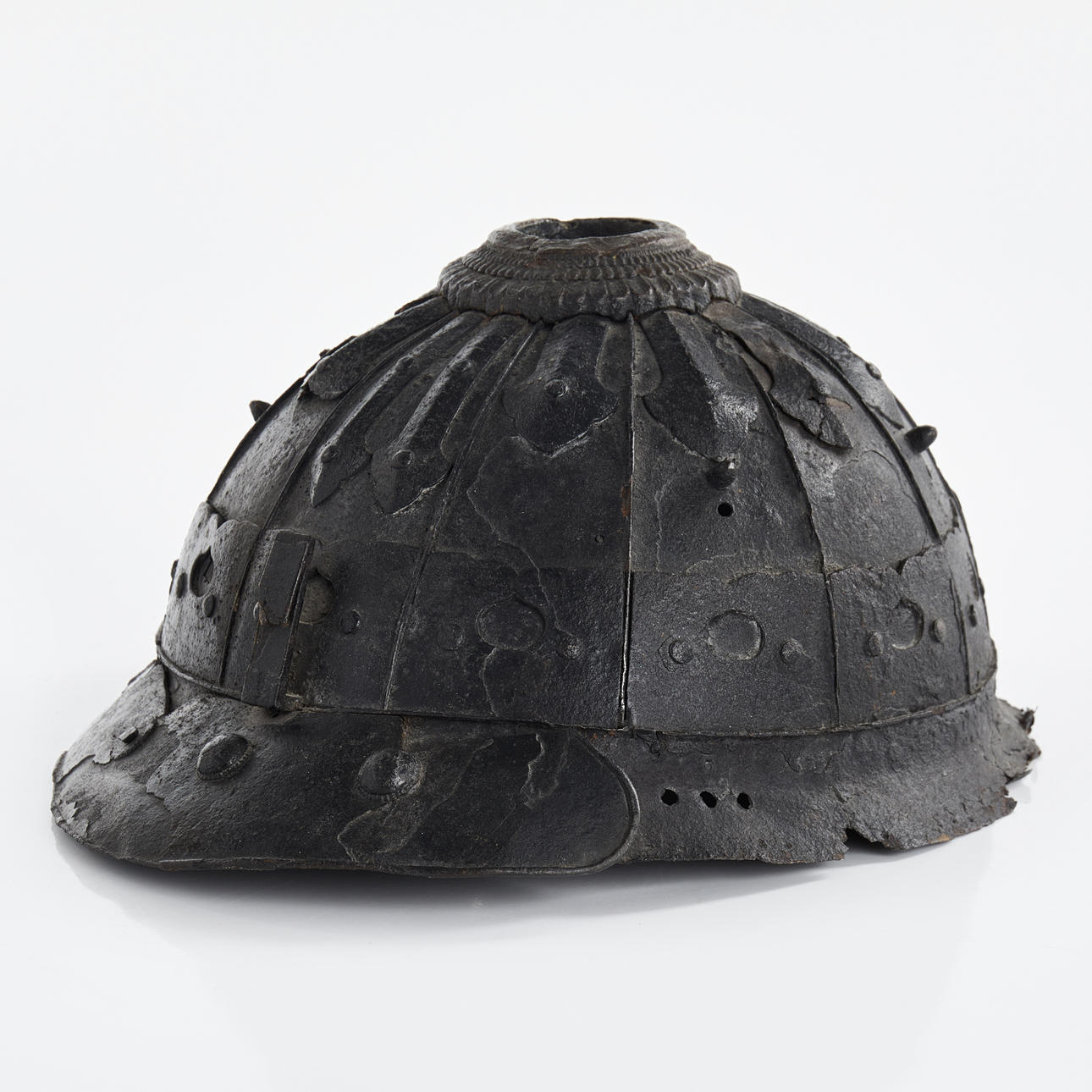 CASCO JAPONÉS, "Kabuto", tipo siglo XVI, hierro.