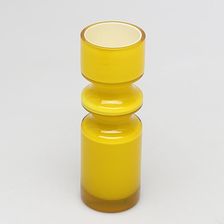 VAS i glas, P-O Ström för Alsterfors, signerad PO Ström samt daterade 68.