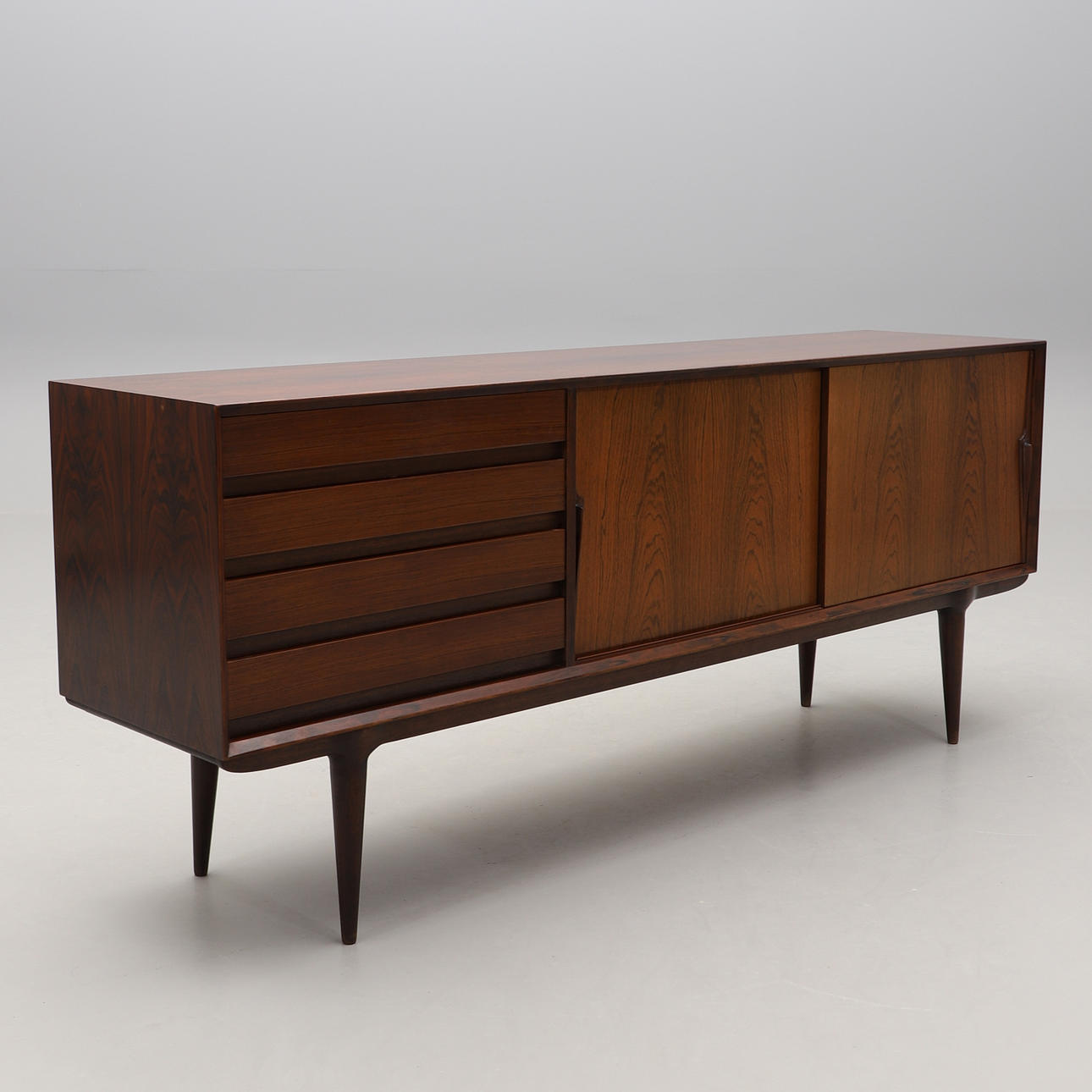 GUNNI OMANN. SIDEBOARD, Oman Jun, Danmark.