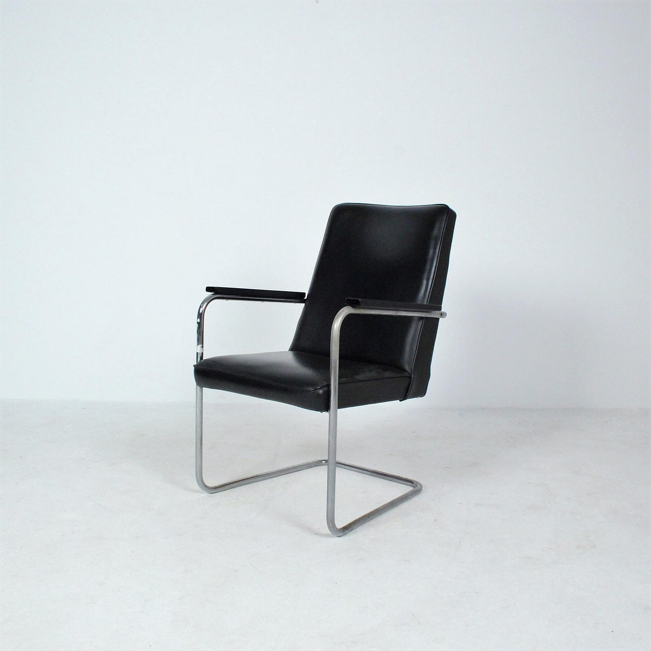 Freischwinger Sessel, Bauhaus.