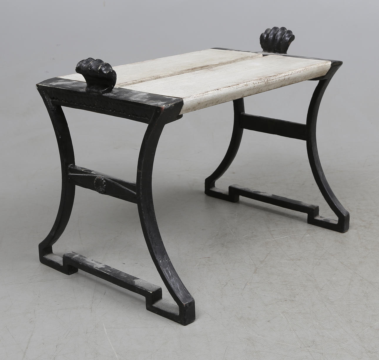 TABURETT, "Sneckan", design Folke Bensow, 1900-tal.