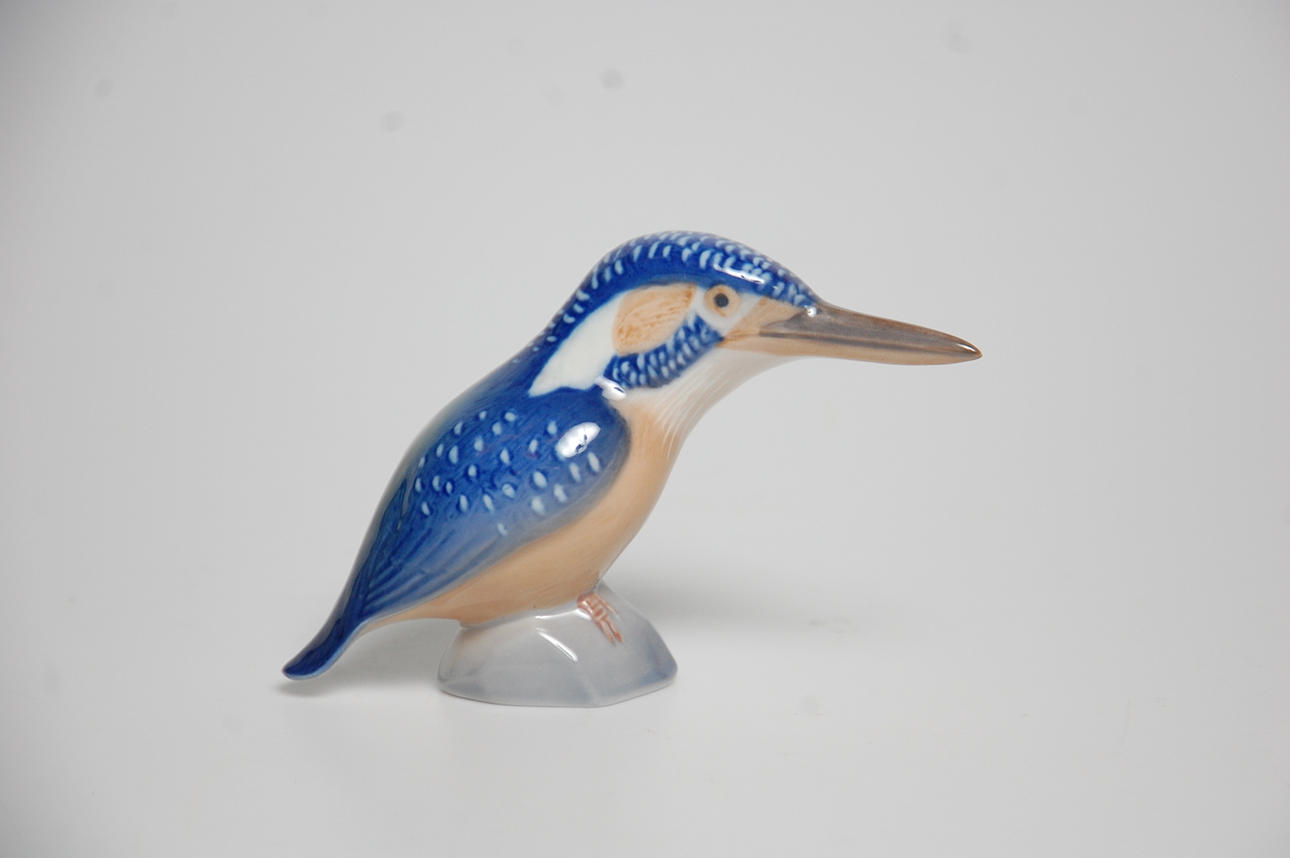 FIGURIN, porslin, " Kungsfiskare " Royal Copenhagen.