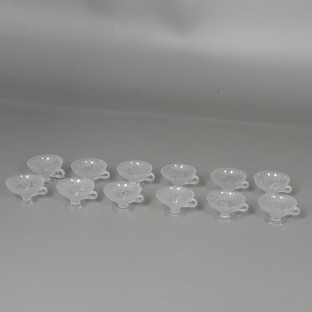 COUPEGLAS/DESSERTGLAS i frostat glas, 12 st, möjligen Johansfors.