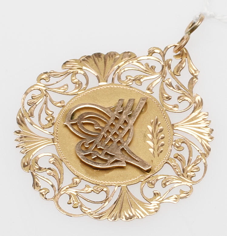 HÄNGE, 14k guld, vikt ca 11 gram.