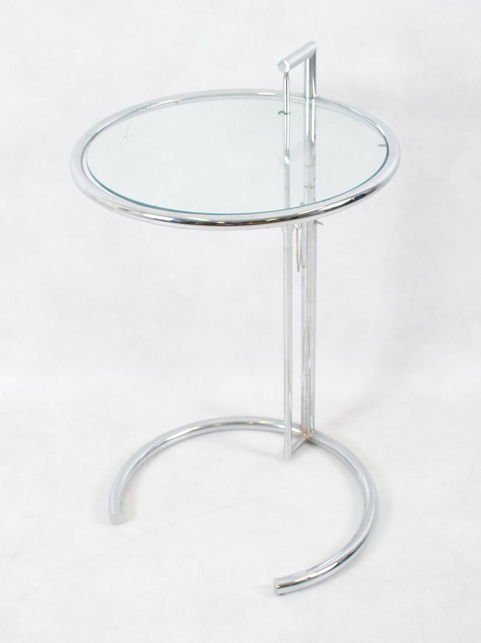 BORD, efter Eileen Gray, modell 1027.