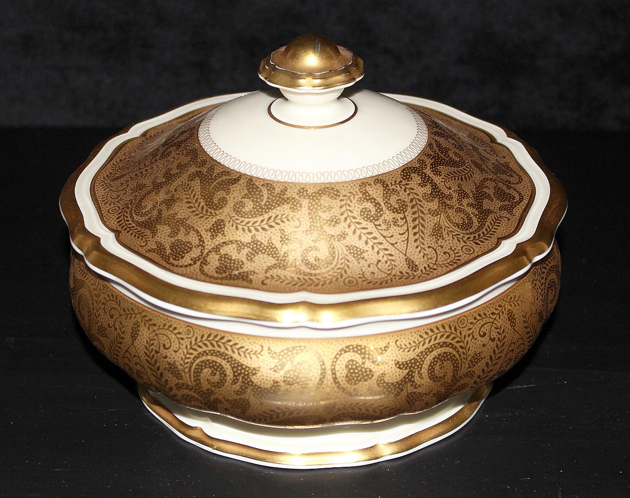 LOCKSKÅL, porslin, Rosenthal Bahnhof Selb, Germany Chippendale.